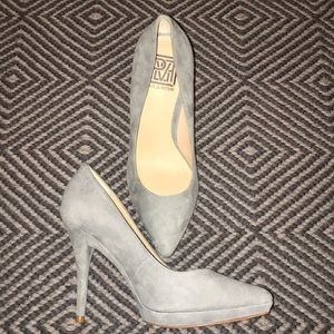 Pour La Victoire Gray Suede Platform Pumps Sz 7.5
